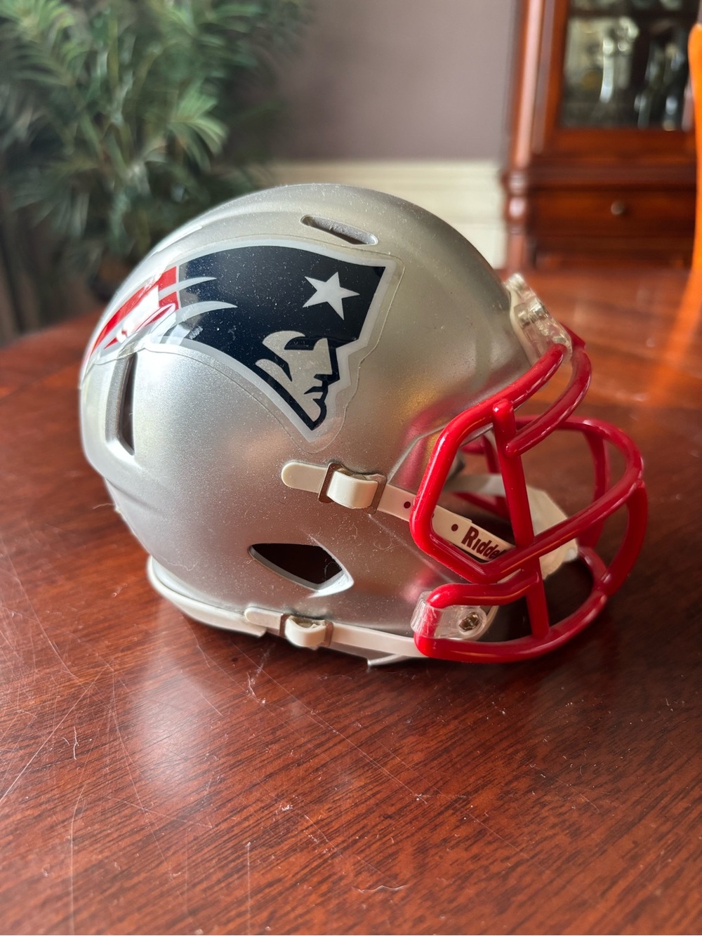New England Patriots Silver Mini Helmet with Red Facemask
